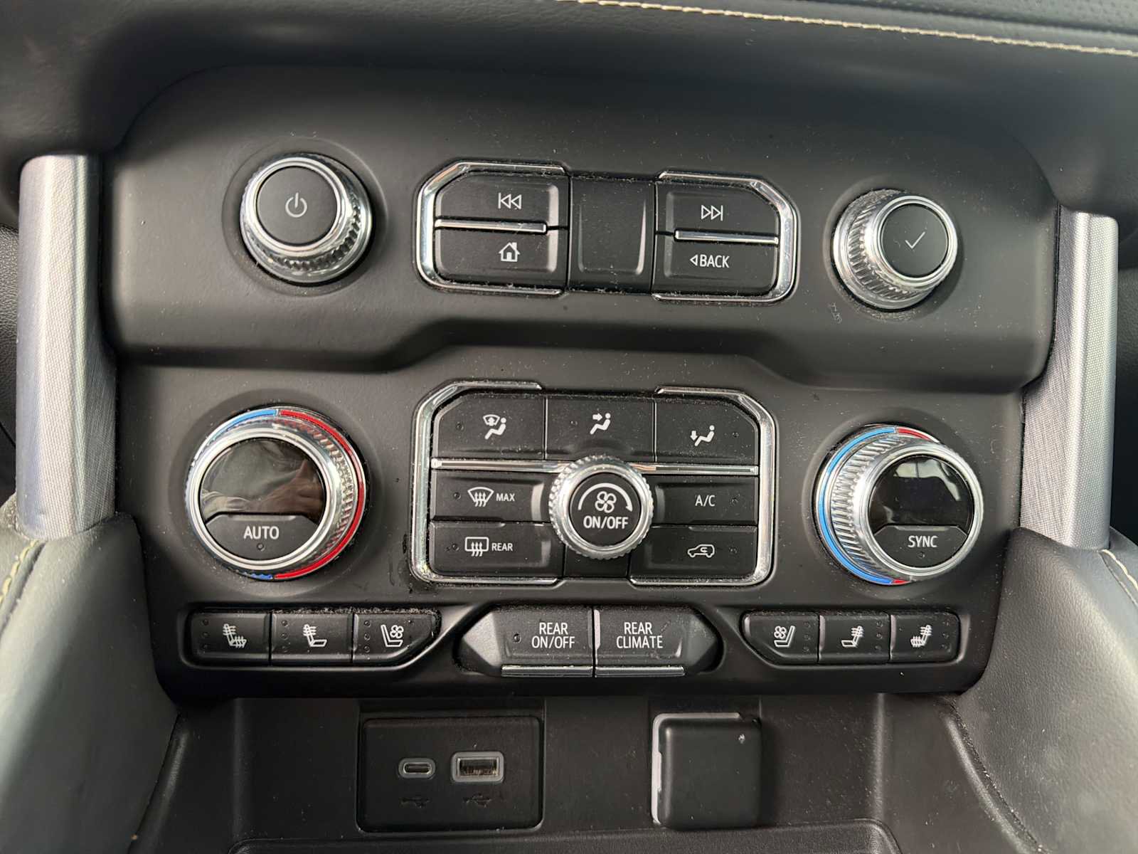 2023 GMC Yukon XL SLT