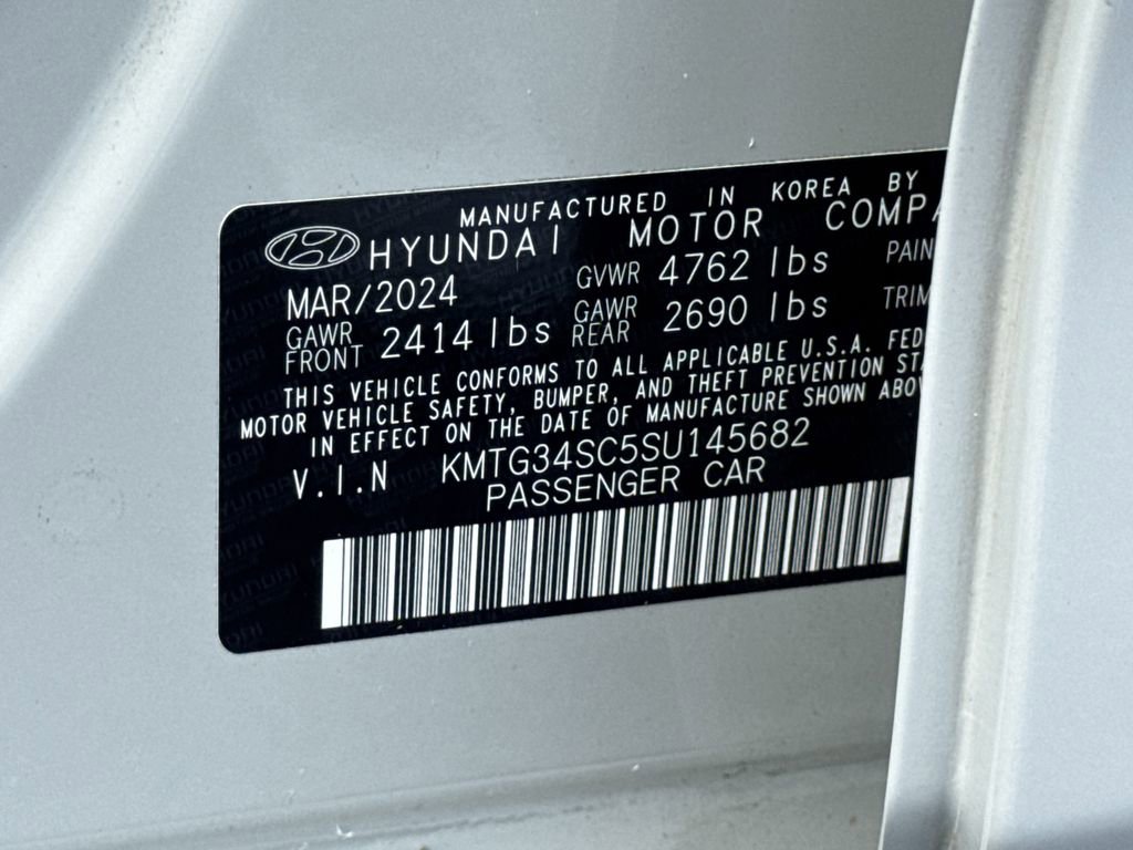 2025 Genesis G70 2.5T