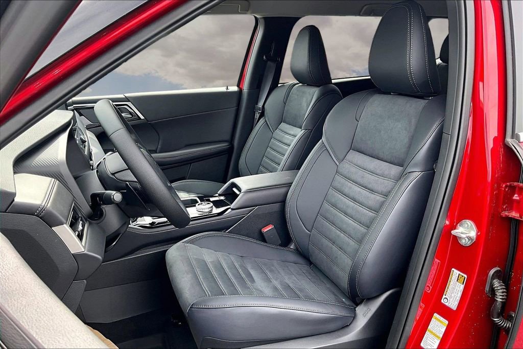 2026 Mitsubishi Outlander FWD