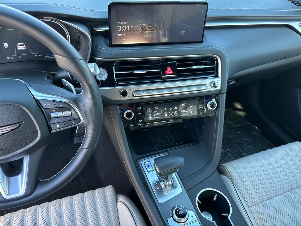 2025 Genesis G70 2.5T