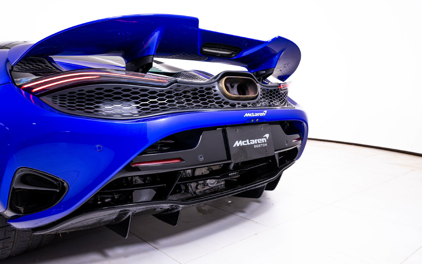 New 2025 McLaren 750S photo 12
