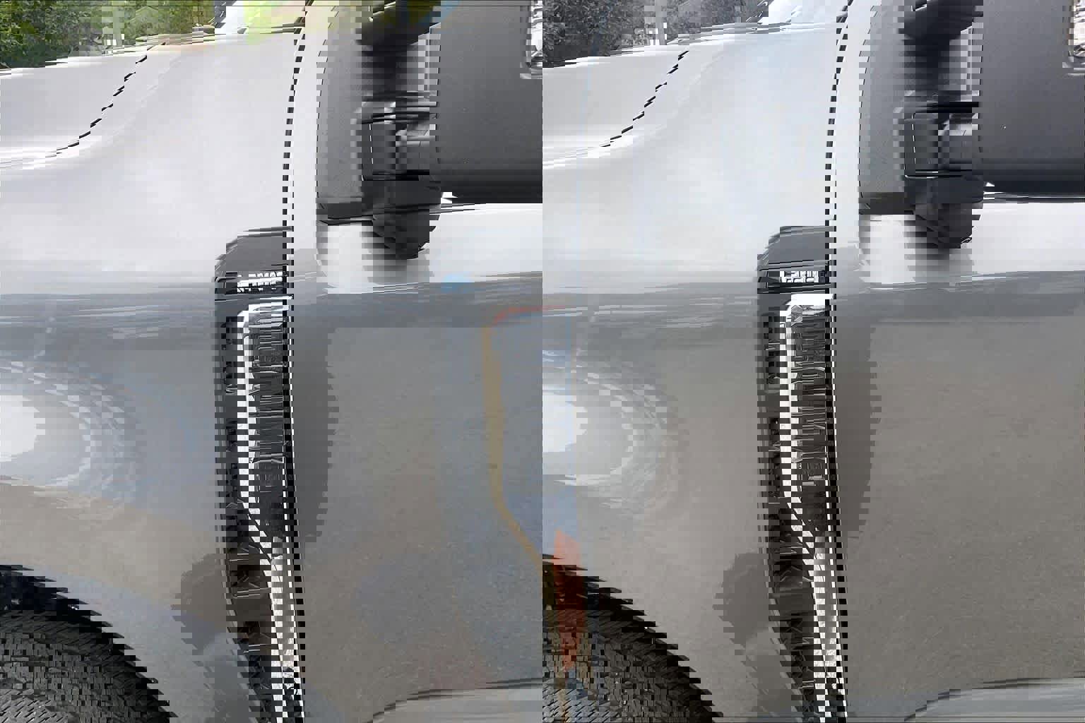 2025 Ford F250 Lariat