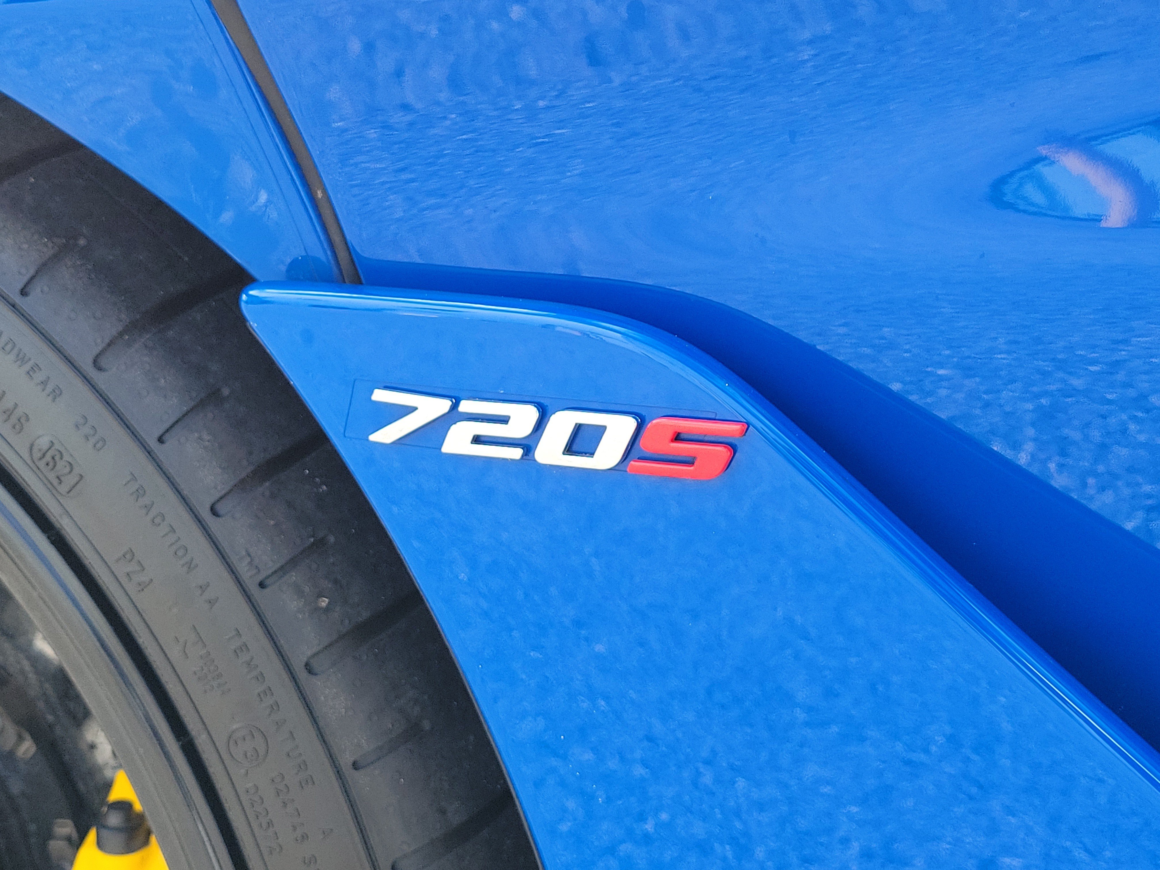 Used 2018 McLaren 720S Luxury photo 13