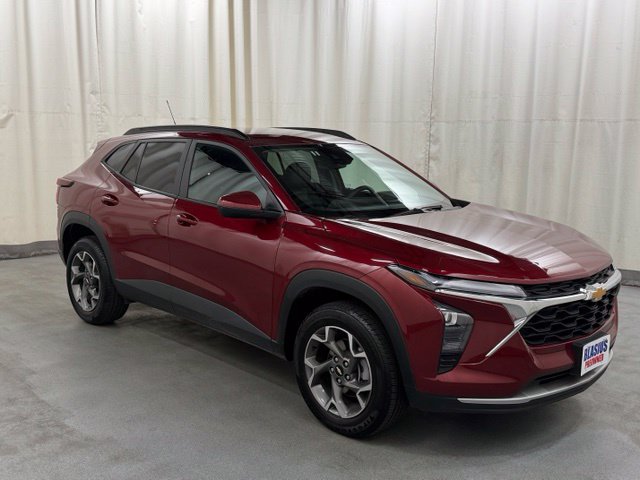 Used 2025 Chevrolet Trax LT