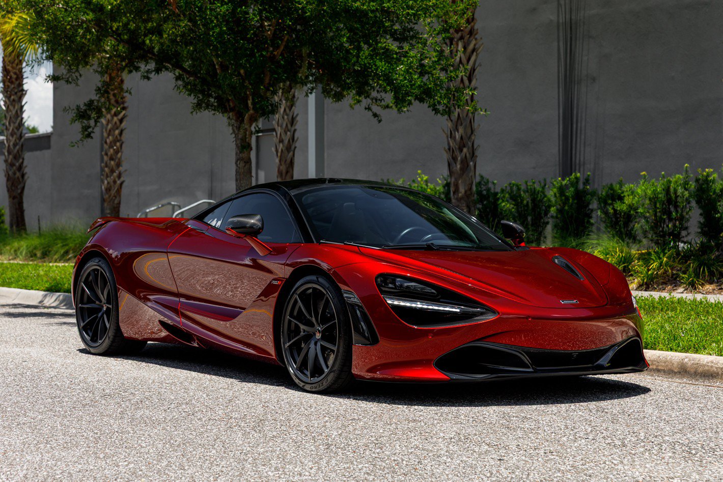 Used 2018 McLaren 720S Luxury photo 7