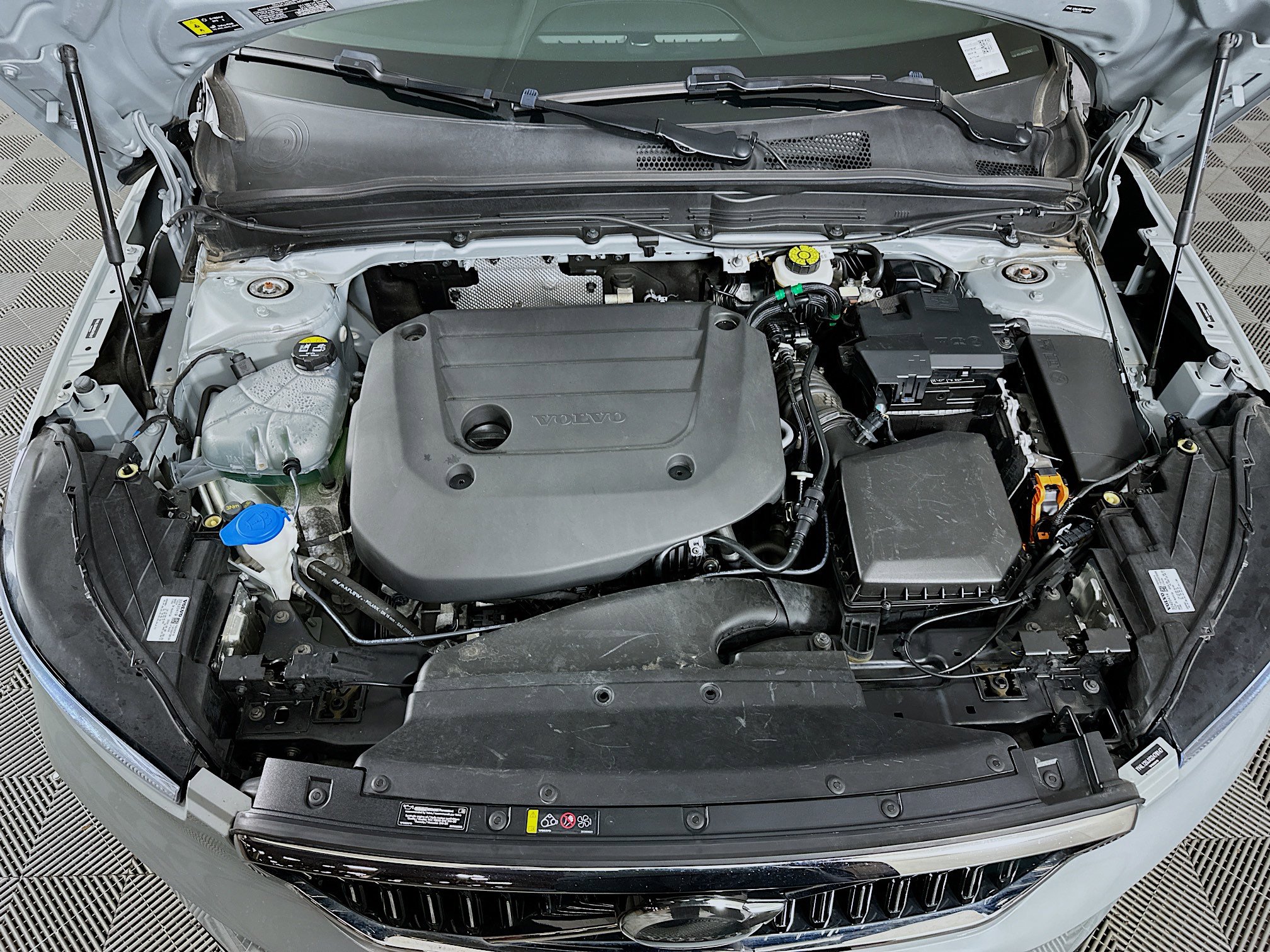 2025 Volvo Xc40 B5 Core