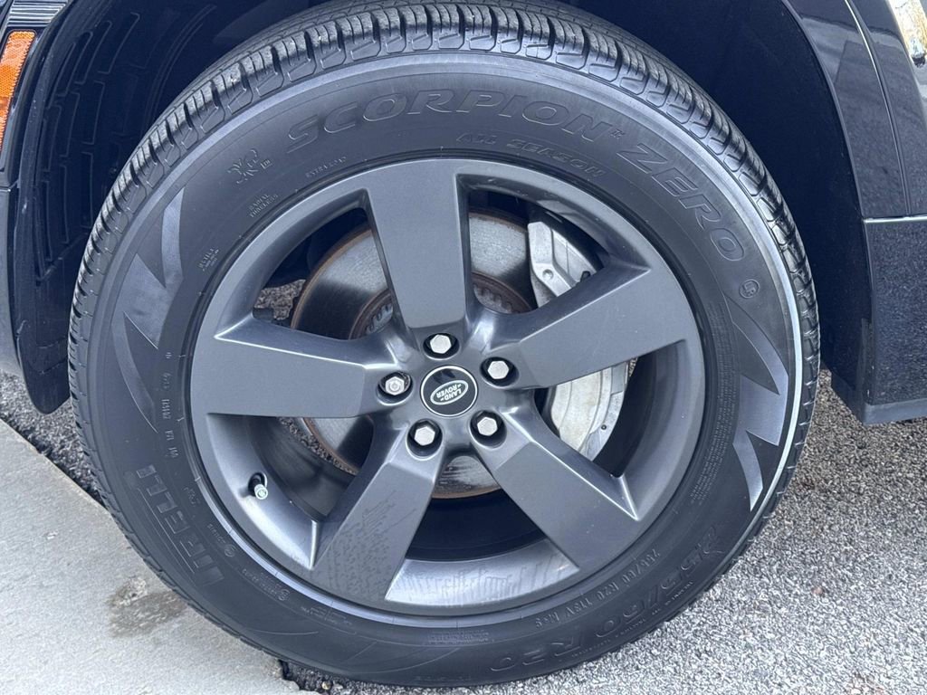 2023 Land Rover Defender 130 X-Dynamic SE