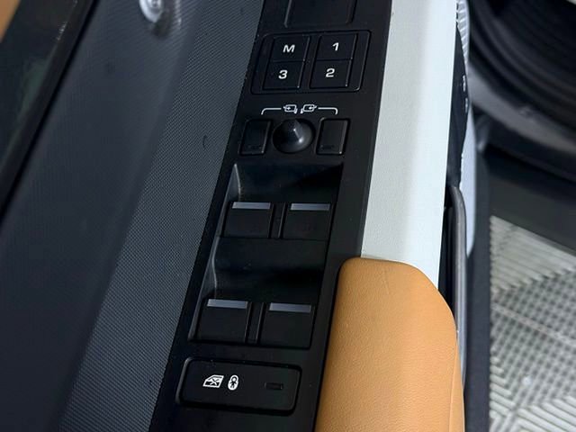 2023 Land Rover Defender 130 First Edition