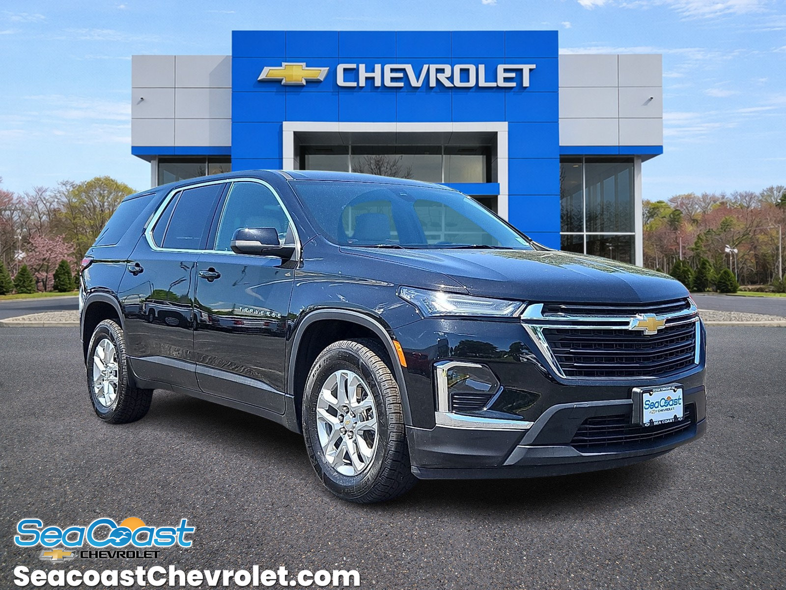 Used 2023 Chevrolet Traverse LS