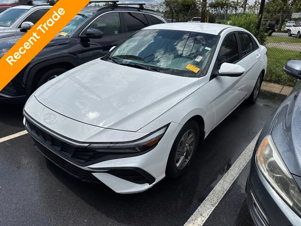 Used 2025 Hyundai Elantra SE