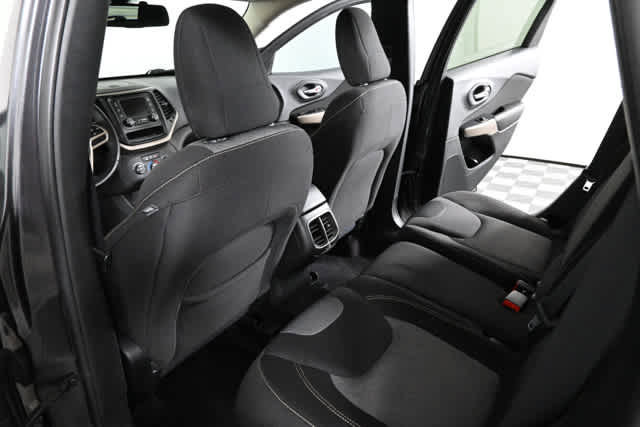 2017 Jeep Cherokee Sport