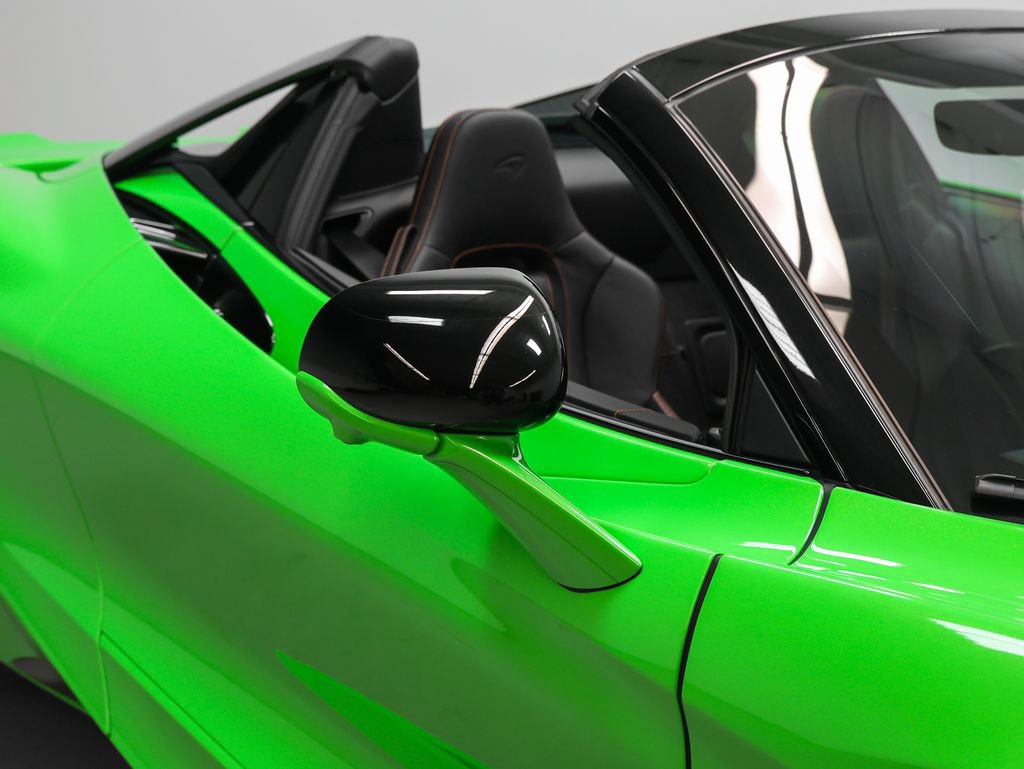 Used 2025 McLaren 750S Spider photo 8