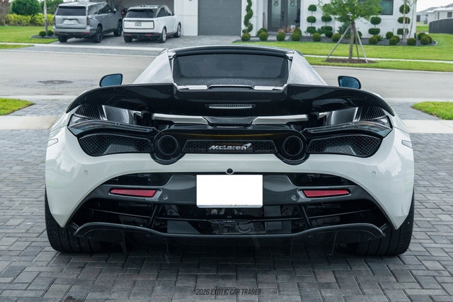Used 2020 McLaren 720S Performance photo 17