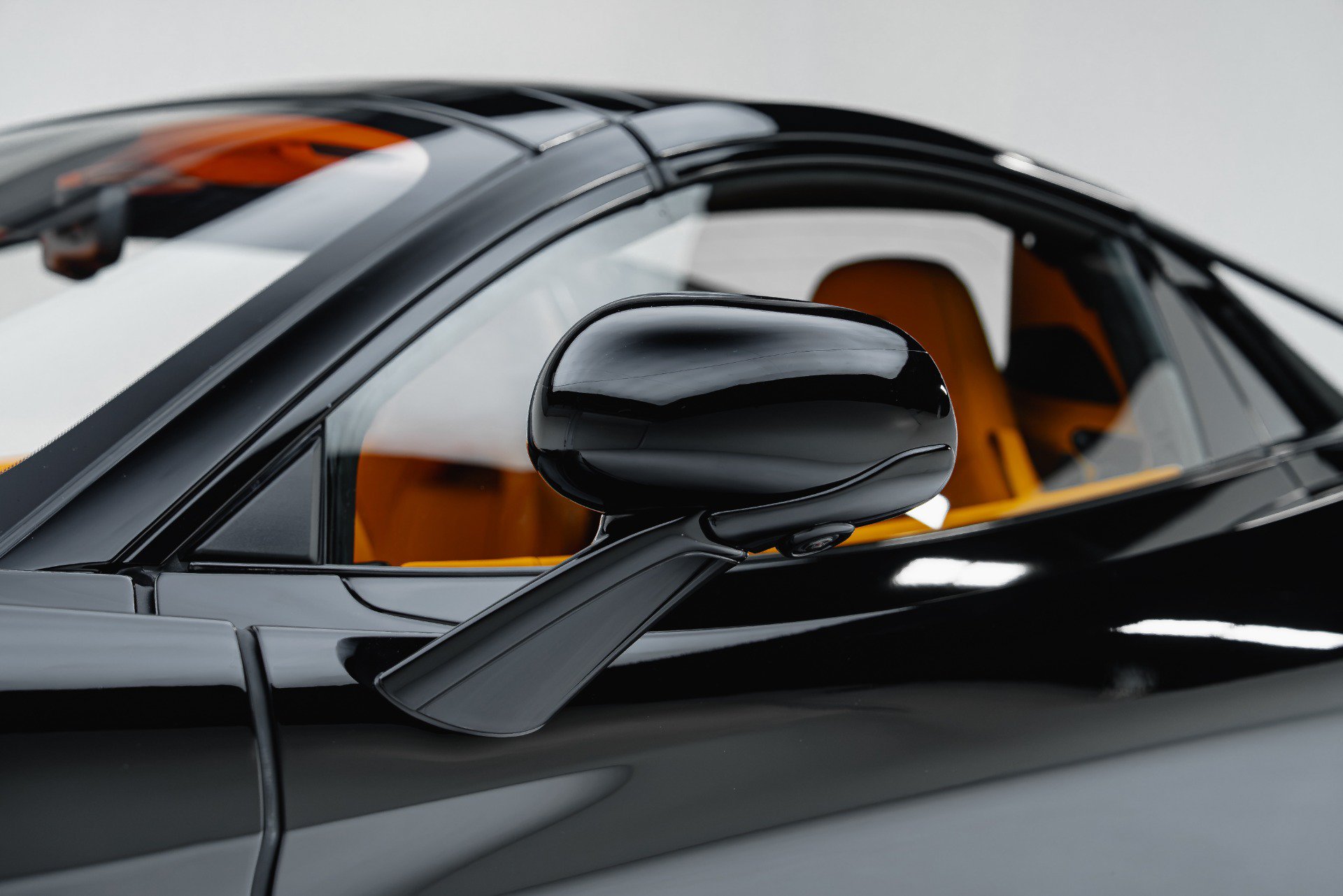 Used 2022 McLaren 765LT photo 40
