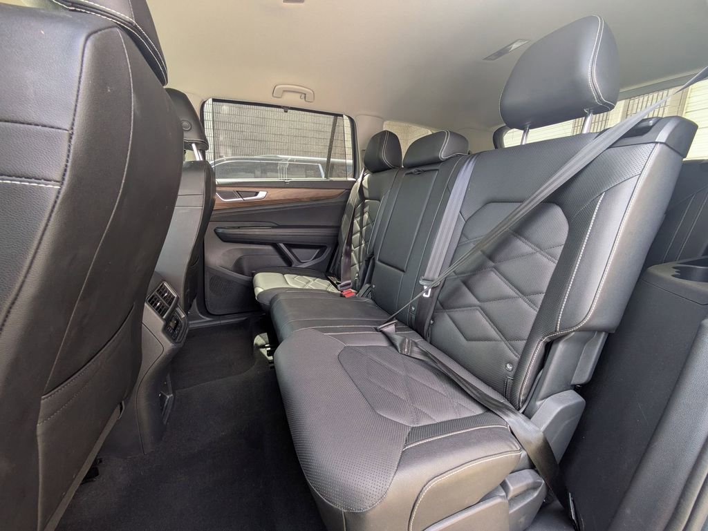 2025 Volkswagen Atlas SE