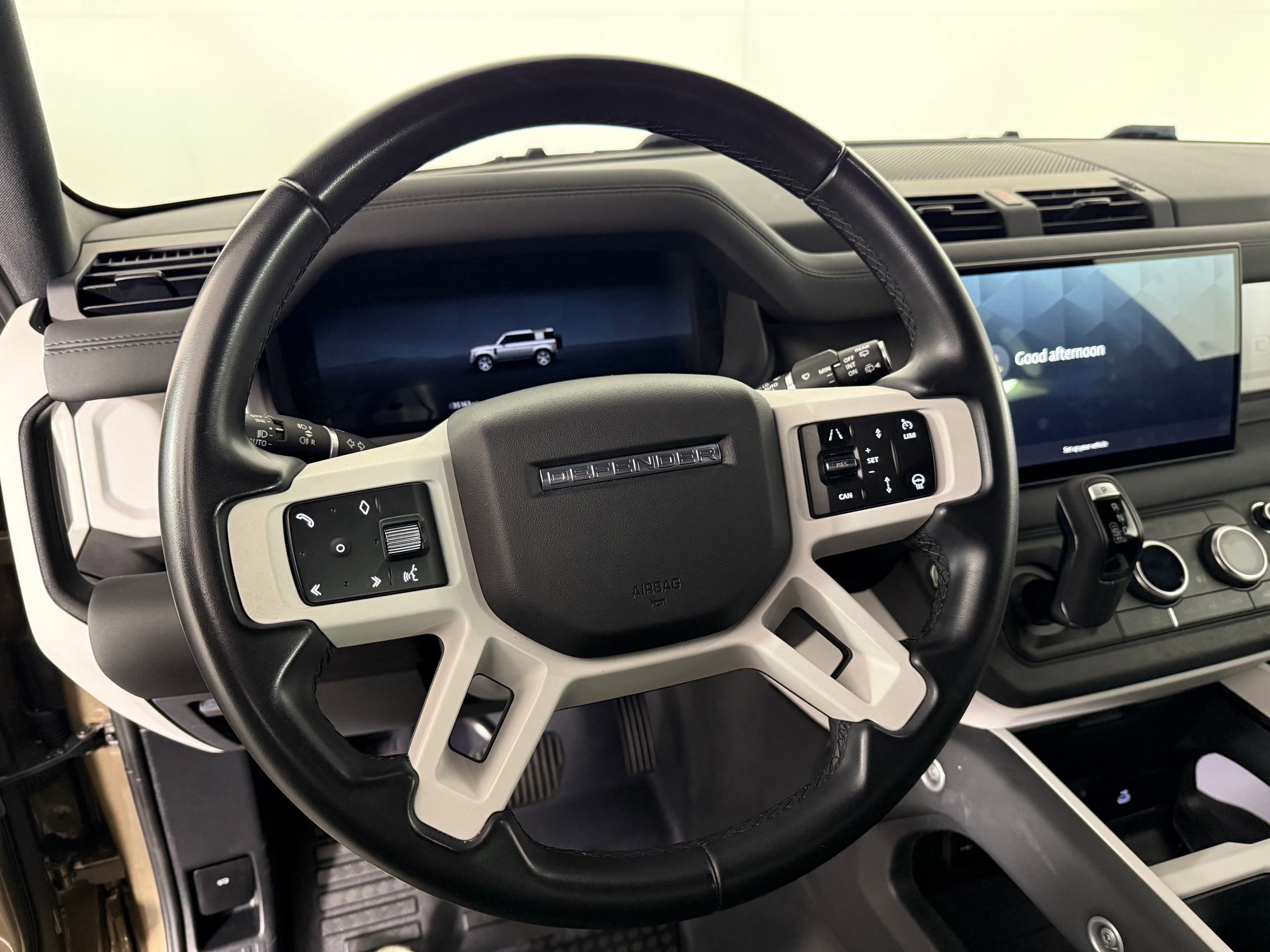 2025 Land Rover Defender 110 S