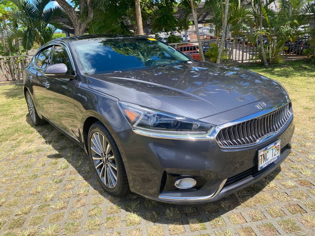 Used 2017 Kia Cadenza Premium w/ Luxury Package