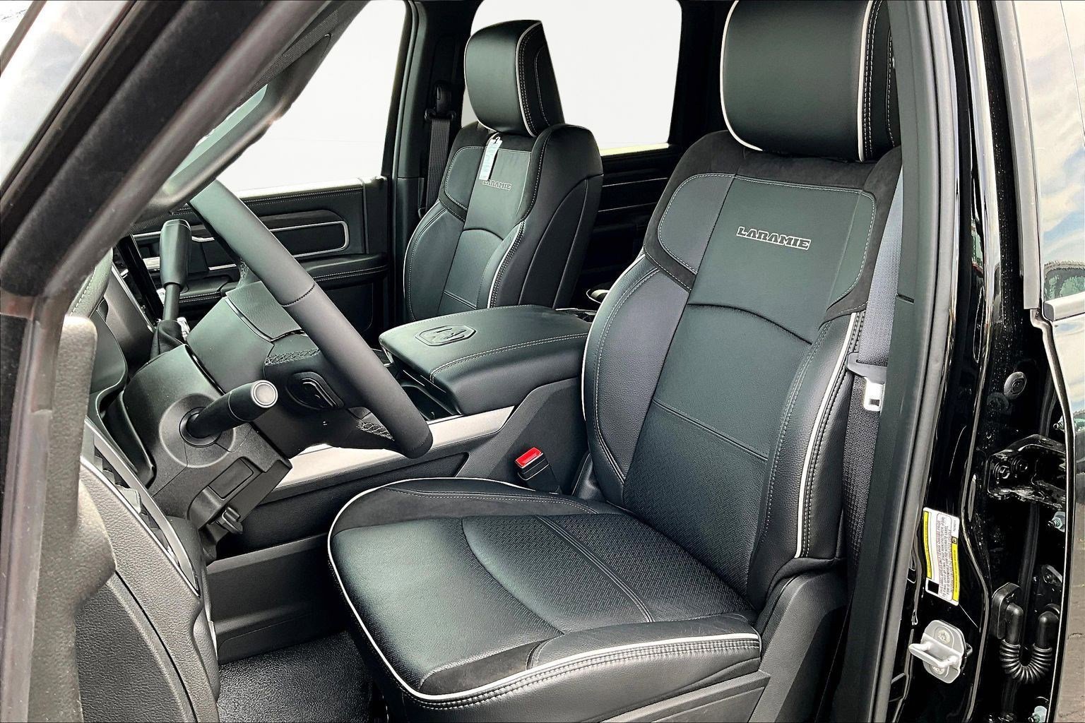 2026 RAM 4500 4x4 Crew Cab DRW