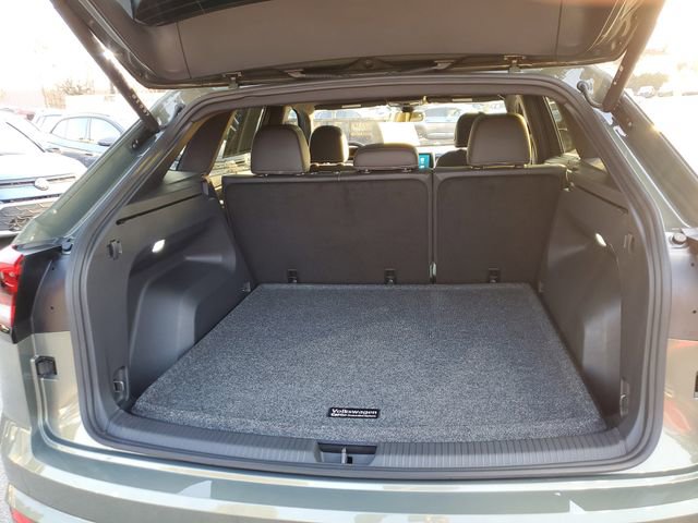 2026 Volkswagen Atlas Cross Sport SEL R-Line