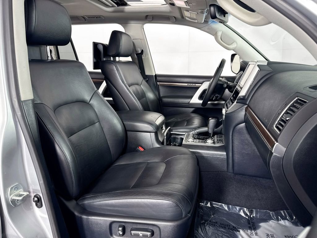 2016 Toyota Land Cruiser