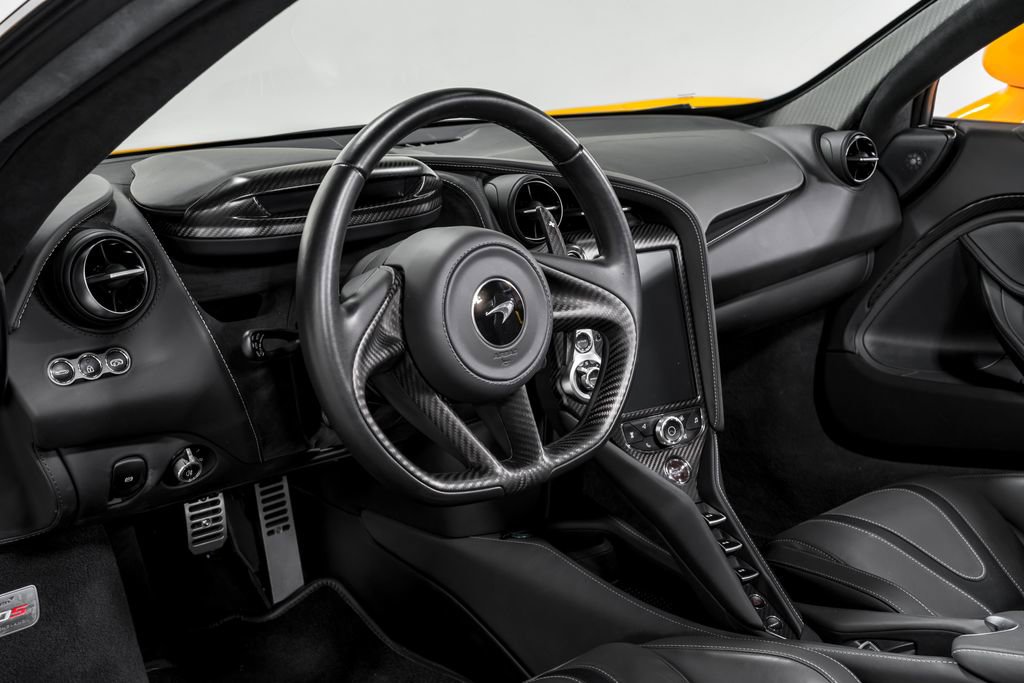 Used 2022 McLaren 720S Spider photo 11