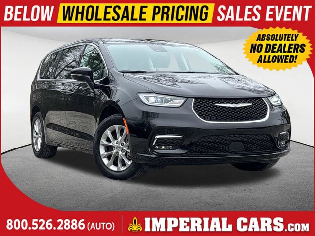 Used 2024 Chrysler Pacifica Touring-L
