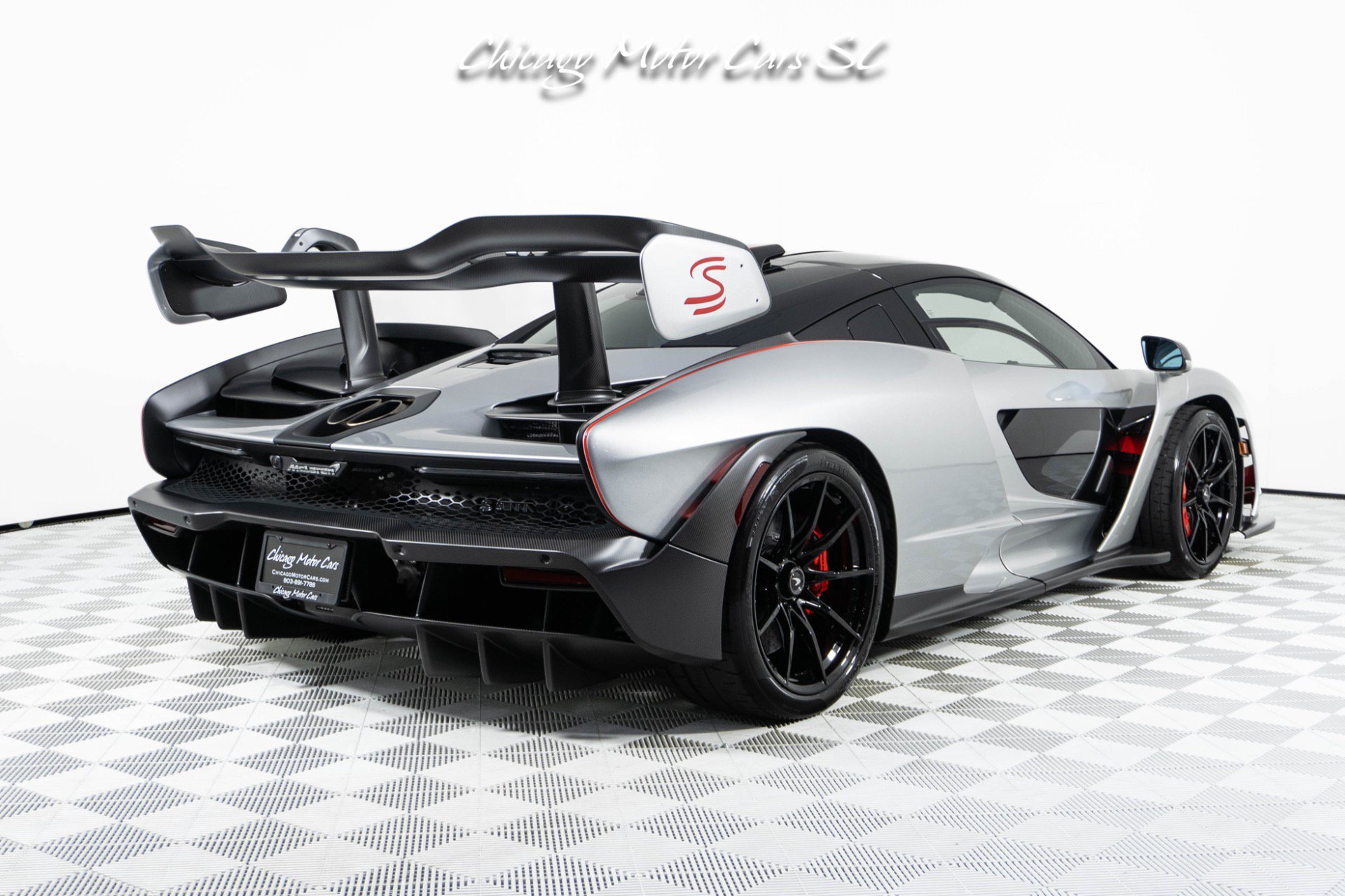 Used 2019 McLaren Senna photo 17