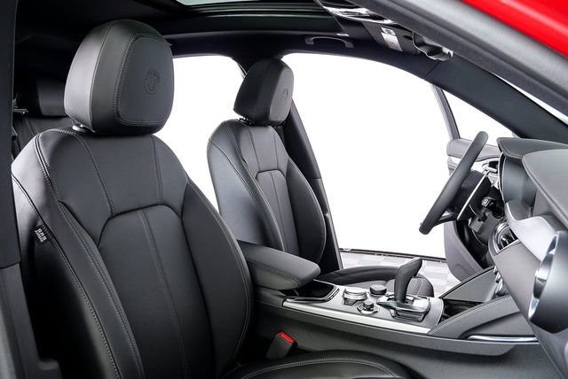 2025 Alfa Romeo Stelvio Sprint