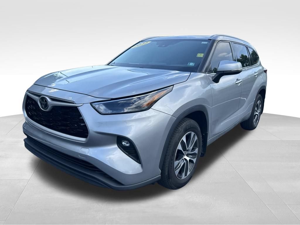 Used 2022 Toyota Highlander XLE