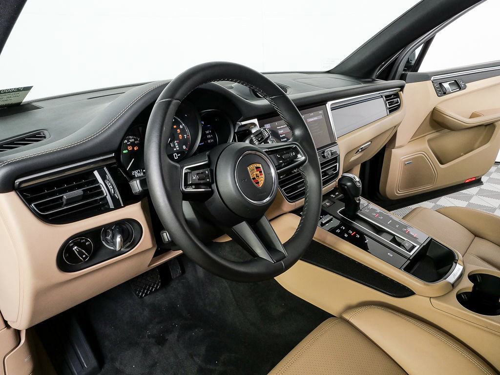 2023 Porsche Macan Turbo