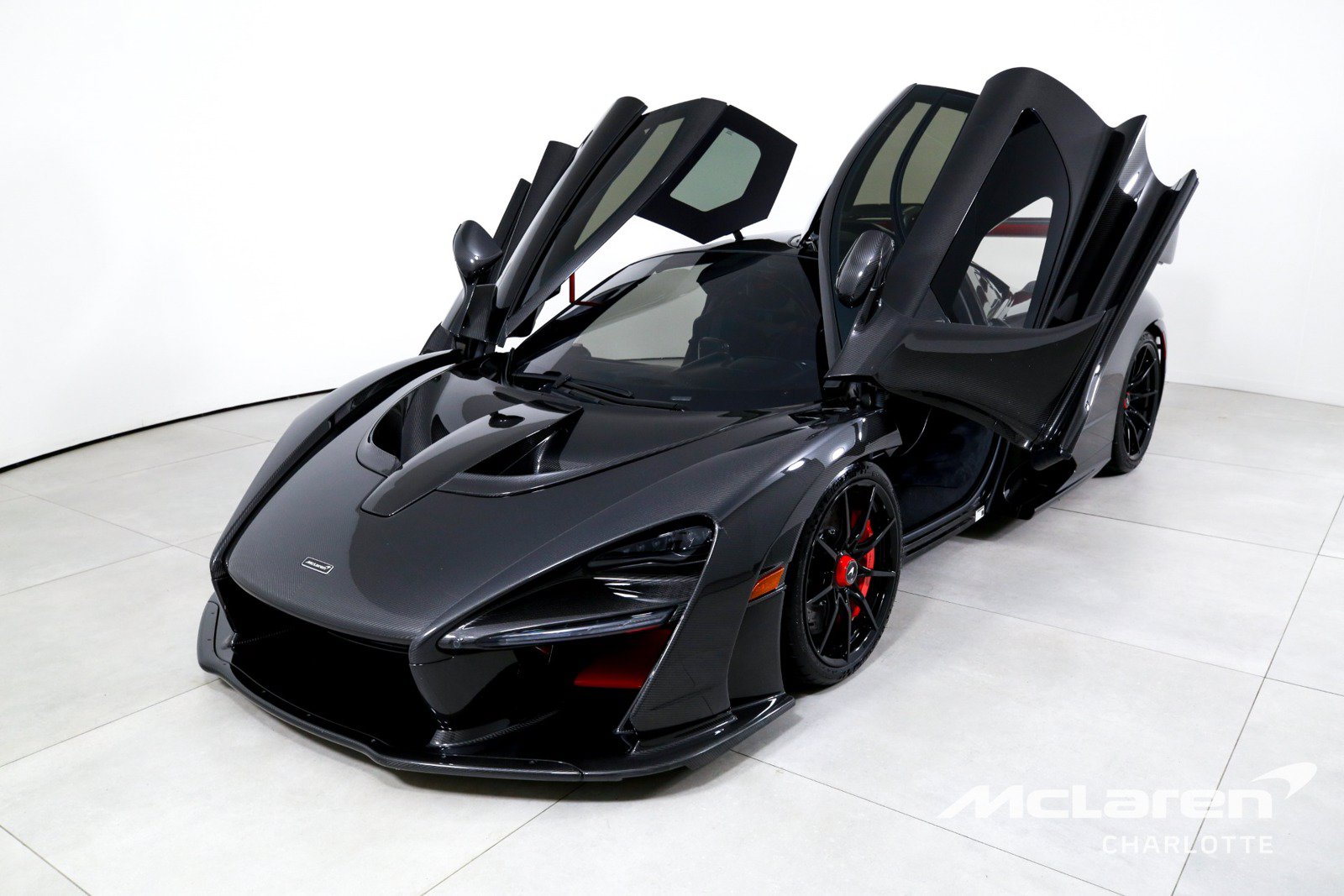 Used 2019 McLaren Senna photo 5
