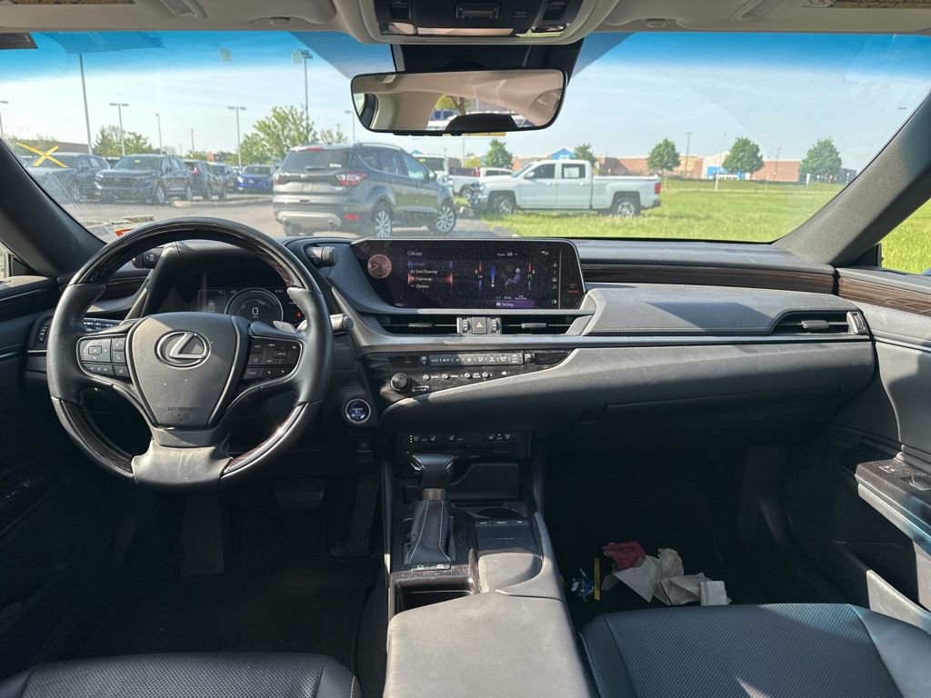 2019 Lexus ES 300h
