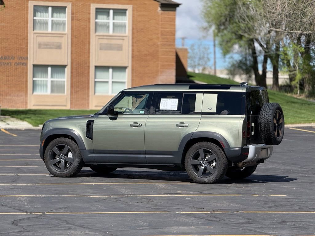 2023 Land Rover Defender 110 SE