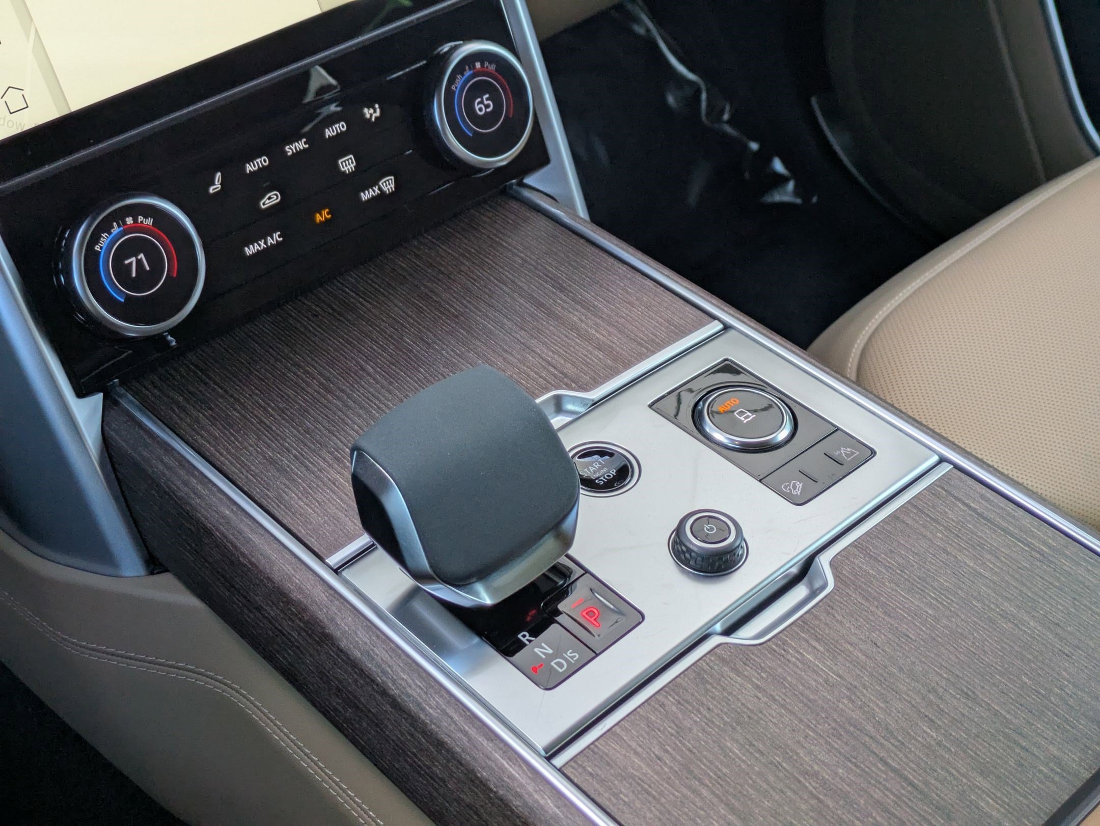 2023 Land Rover Range Rover SE