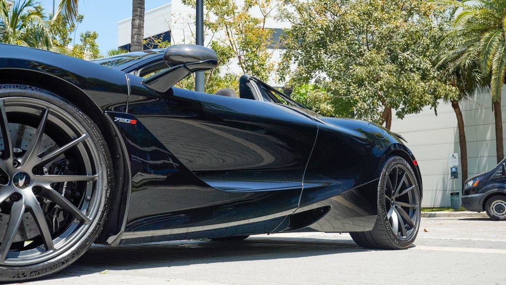 Used 2021 McLaren 720S Spider photo 9