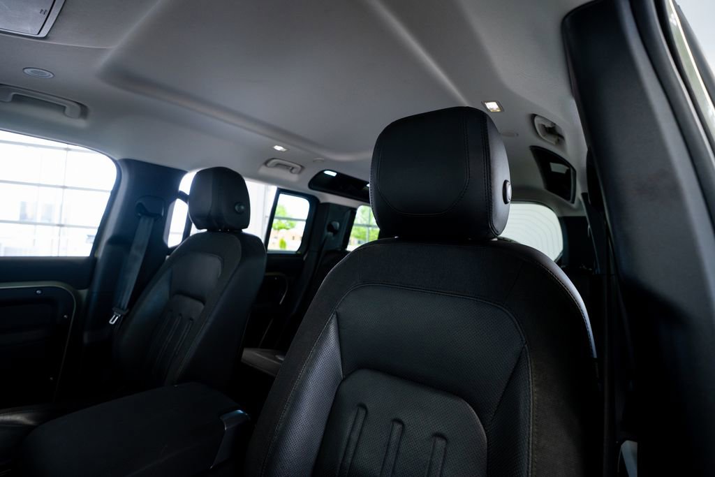 2020 Land Rover Defender 110 SE