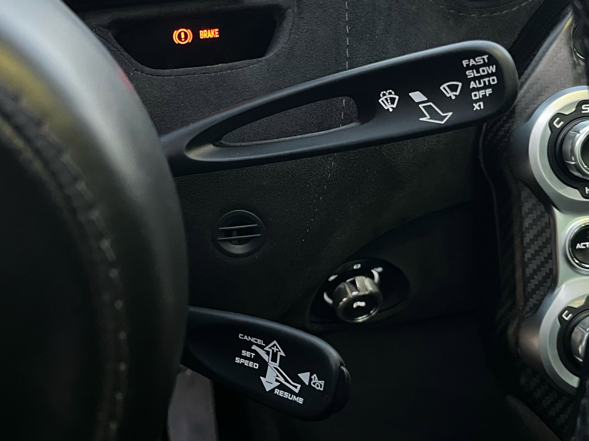 Used 2019 McLaren 720S Performance photo 32