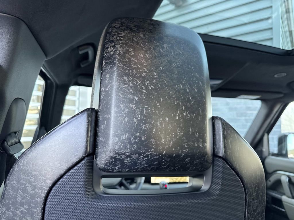 2025 Land Rover Defender 110