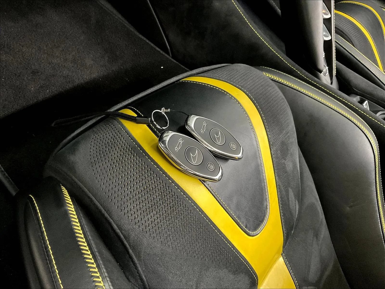 Used 2019 McLaren 720S Performance photo 35