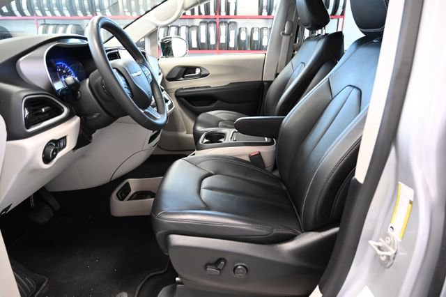 2024 Chrysler Pacifica Touring-L