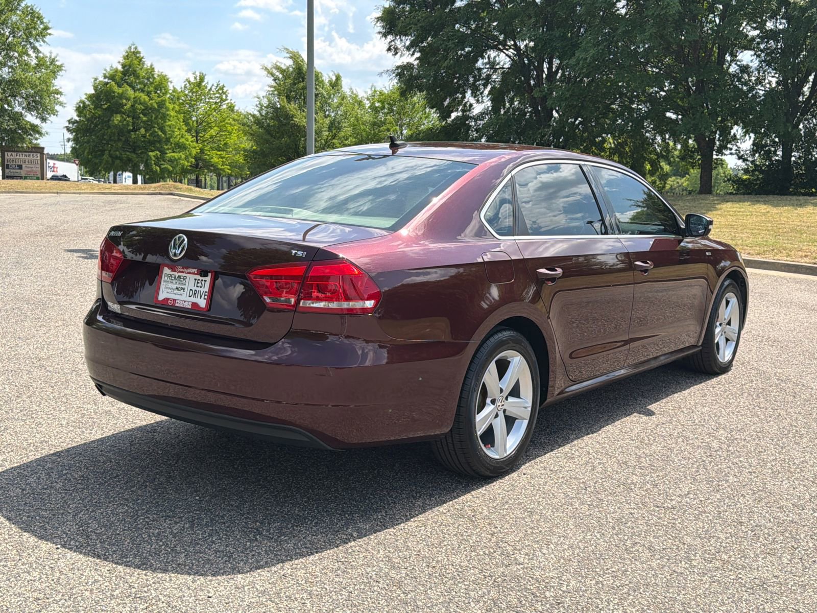 2014 Volkswagen Passat 1.8T Wolfsburg Edition