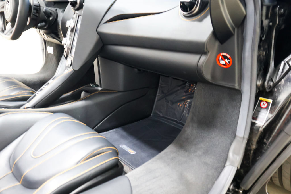 Used 2022 McLaren 765LT photo 64