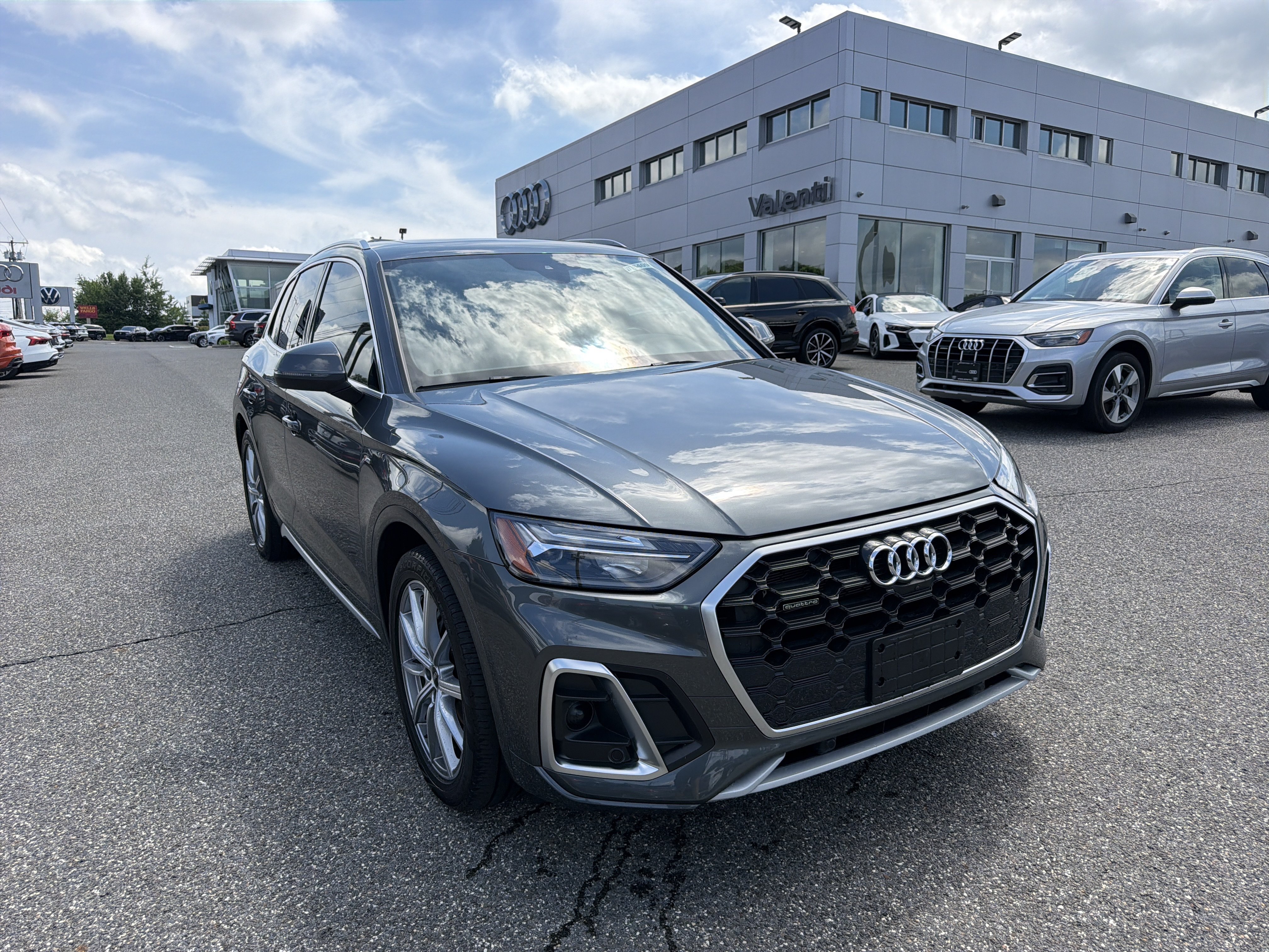 Used 2022 Audi Q5 e Premium Plus w/ Premium Plus Package