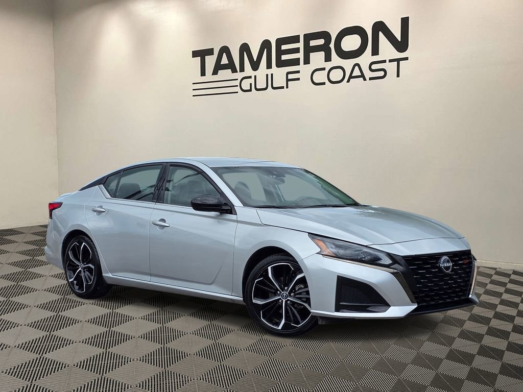 Used 2024 Nissan Altima 2.5 SR