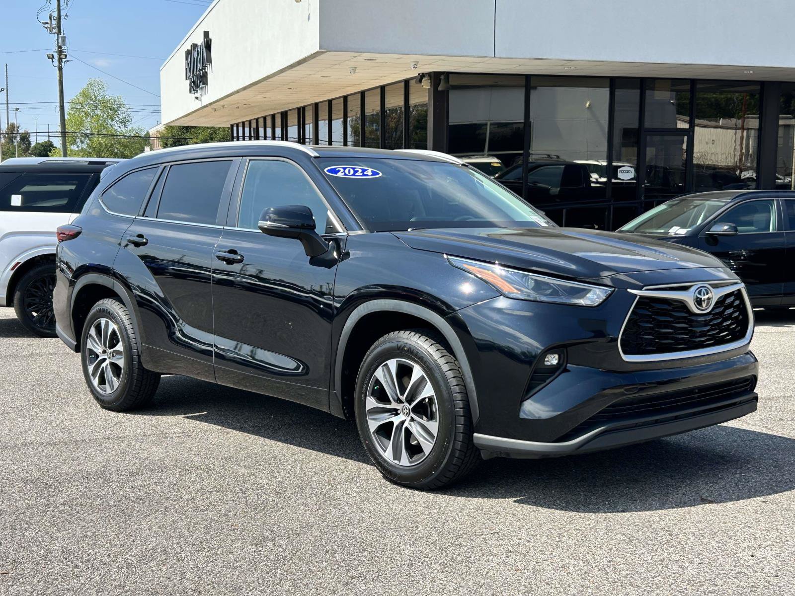 Used 2024 Toyota Highlander XLE