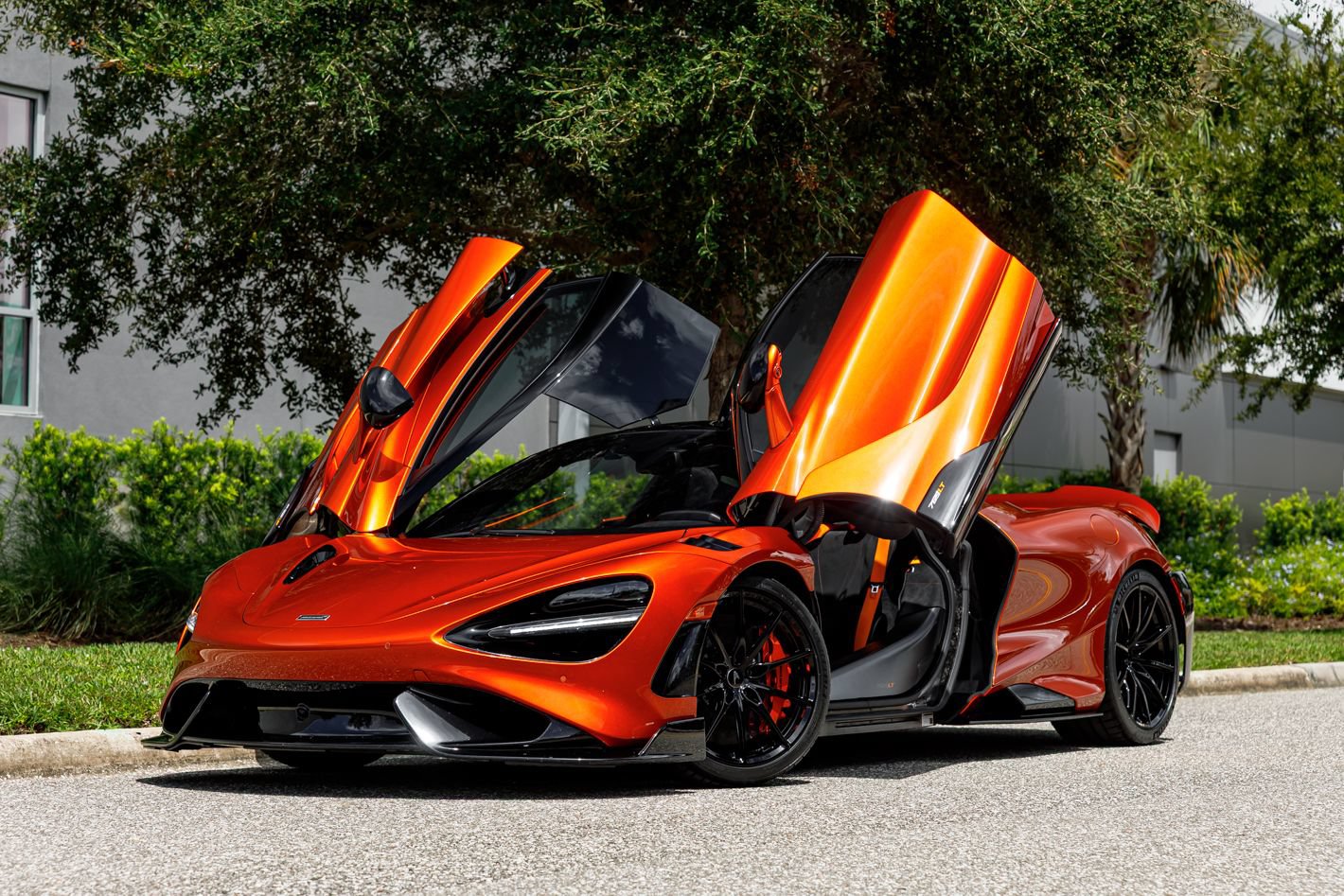 Used 2021 McLaren 765LT photo 40
