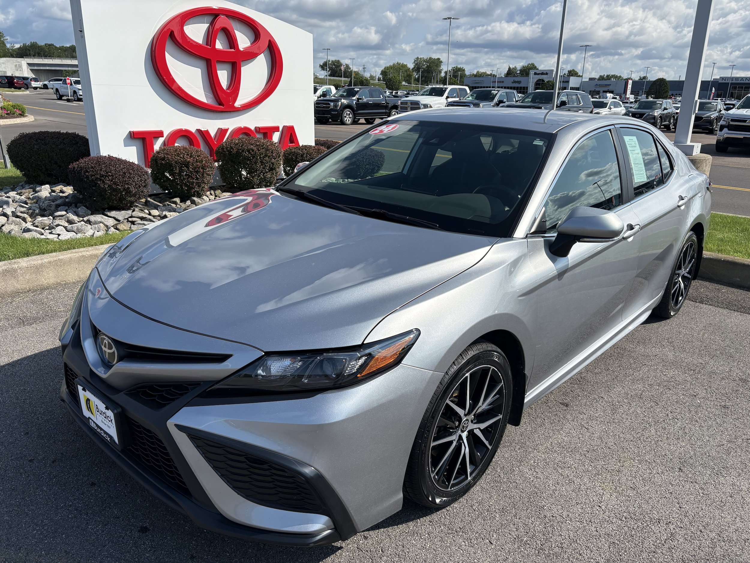 Used 2024 Toyota Camry SE
