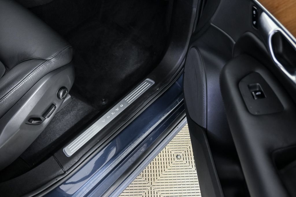 2023 Volvo Xc90 B5 Plus