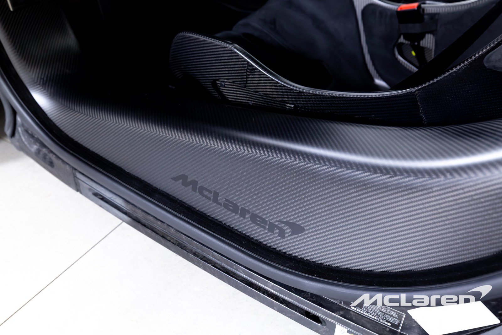 Used 2019 McLaren Senna photo 18