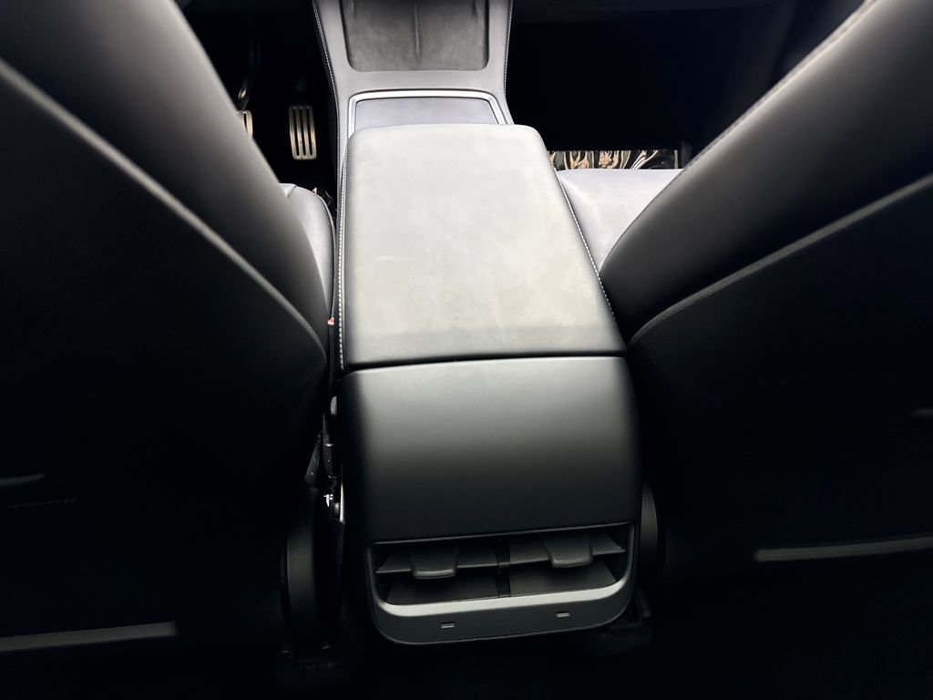 2024 Tesla Model Y Performance